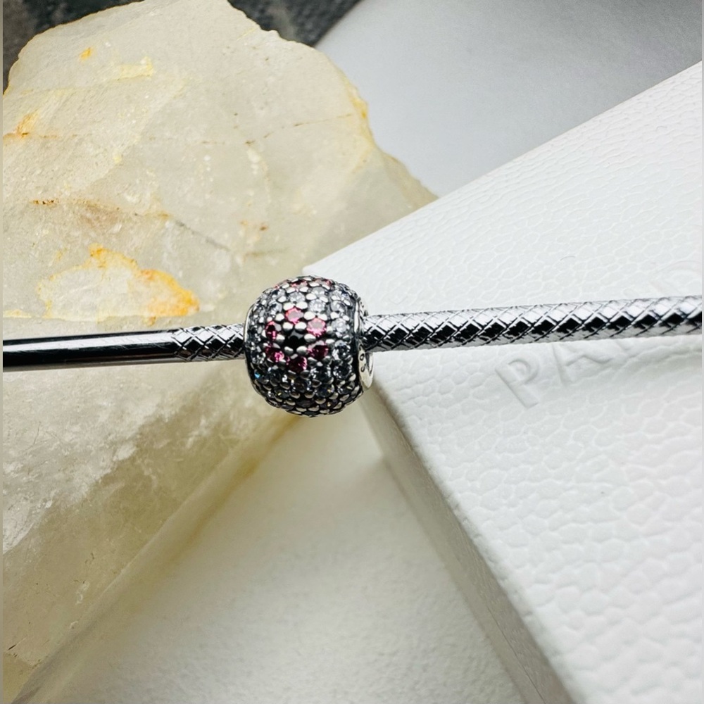 Authentic Pandora Retired Pave ‘Shimmering Flower’ S925 Ale Charm - Picture 2 of 11